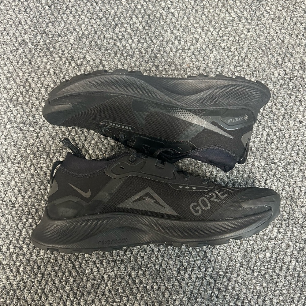 Nike Pegasus Trail 3 GORE-TEX Women’s Size 10 Black/Black NWOB